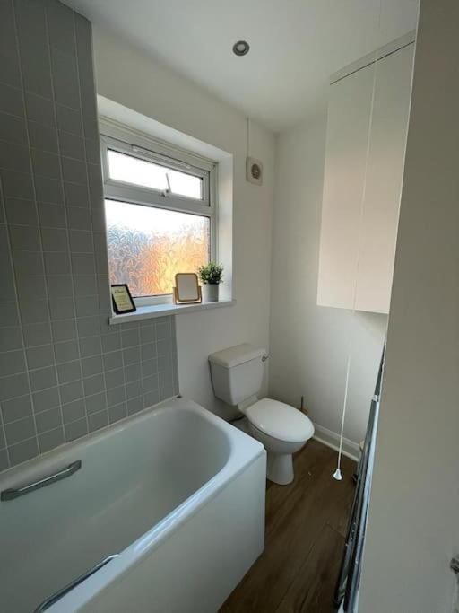 2 Bed Central Cardiff Apartment - Sleeps Five! Екстериор снимка