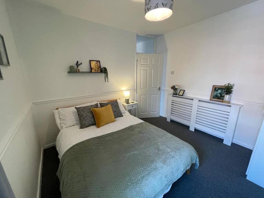 2 Bed Central Cardiff Apartment - Sleeps Five! Екстериор снимка