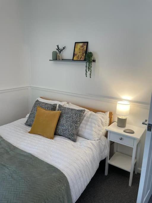 2 Bed Central Cardiff Apartment - Sleeps Five! Екстериор снимка