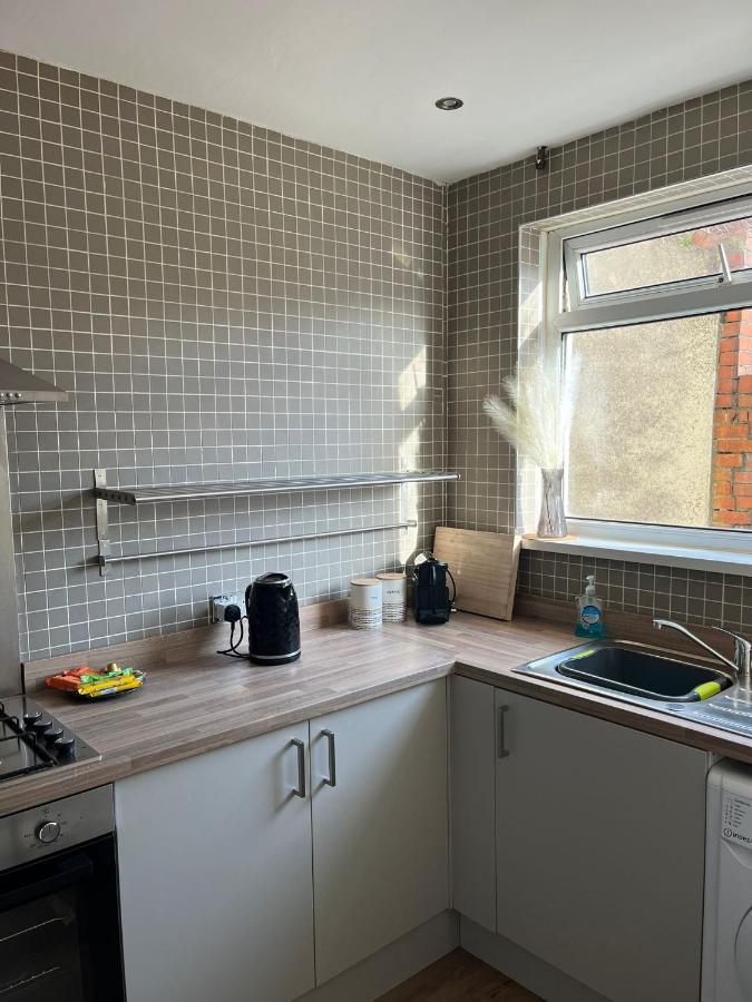 2 Bed Central Cardiff Apartment - Sleeps Five! Екстериор снимка
